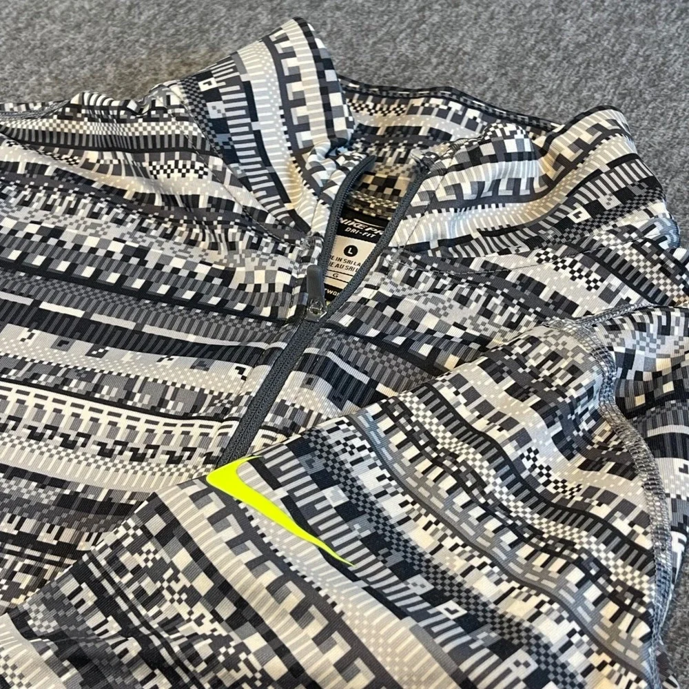 Nike Pro Dri-FIT Half Zip Pullover‎ Athletic Top Geometric Print L